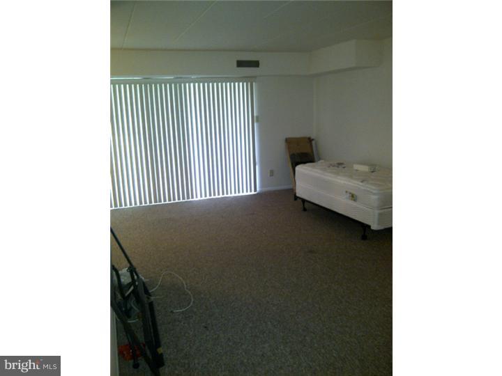8910 Krewstown Road, Unit 114 Philadelphia, PA 19115 - Photo 7 of 21 Living Room