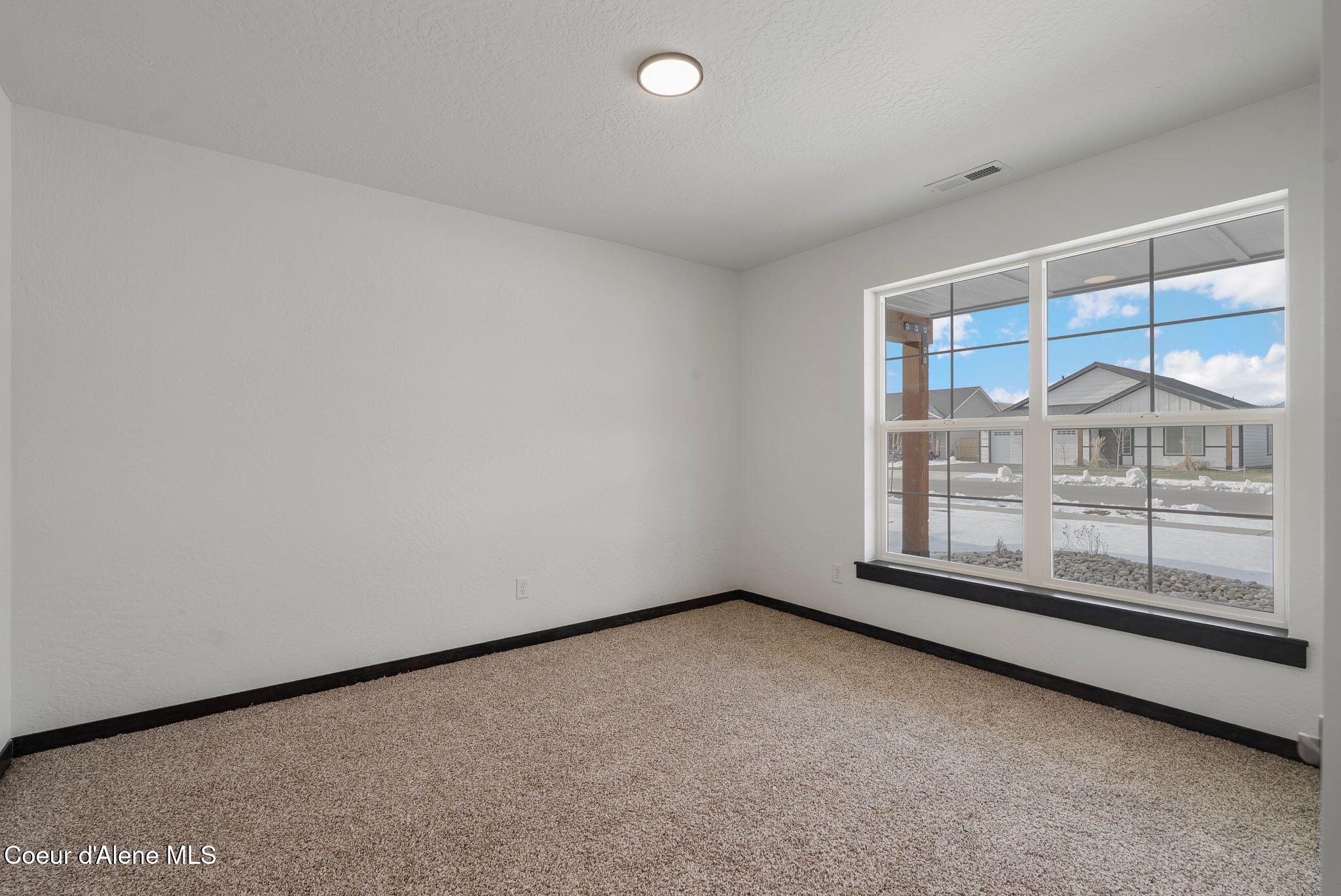 2238 Maverick Court Sandpoint, ID 83864 - Photo 6 of 42 16_DSC06994