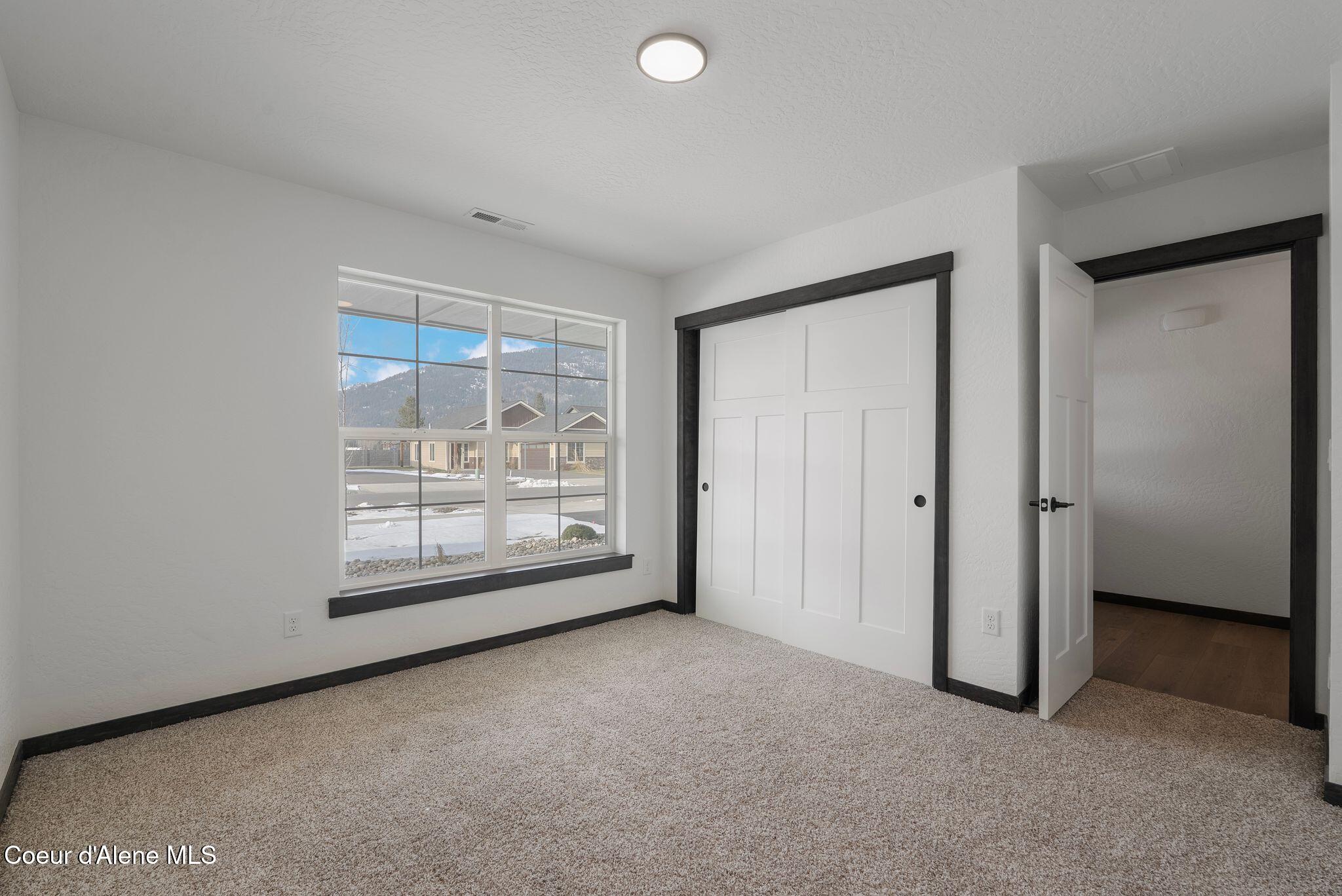 2238 Maverick Court Sandpoint, ID 83864 - Photo 7 of 42 17_DSC06999