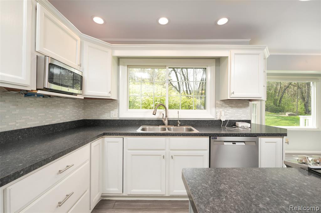 5390 Squires Manor Road Jackson, MI 49201 - Photo 18 of 35