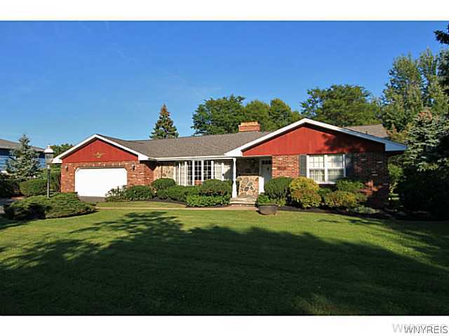 90 West Maplemere Road Amherst, NY 14221 - Photo 1 of 1 Exterior Front