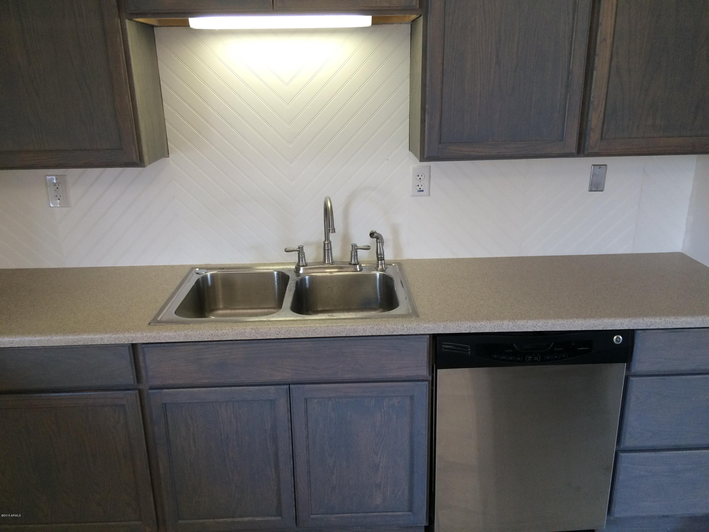 202 West Harwell Rd. Phoenix, AZ 85041 - Photo 3 of 12 IMG_1958