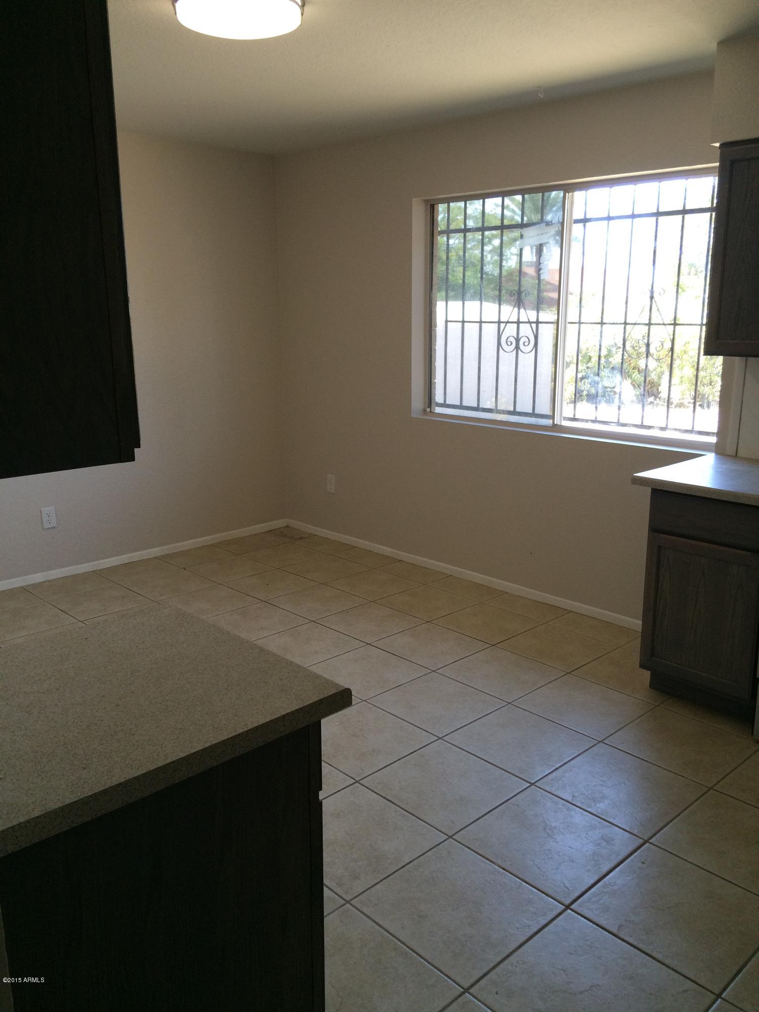 202 West Harwell Rd. Phoenix, AZ 85041 - Photo 6 of 12 IMG_1954