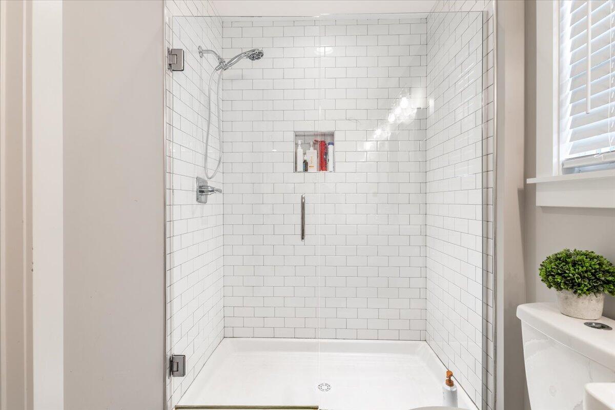 5386 Reneau Way Chattanooga, TN 37412 - Photo 23 of 27 Bathroom