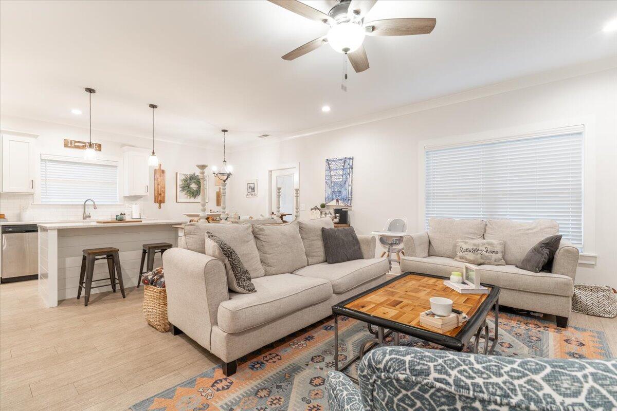 5386 Reneau Way Chattanooga, TN 37412 - Photo 3 of 27 Living Room