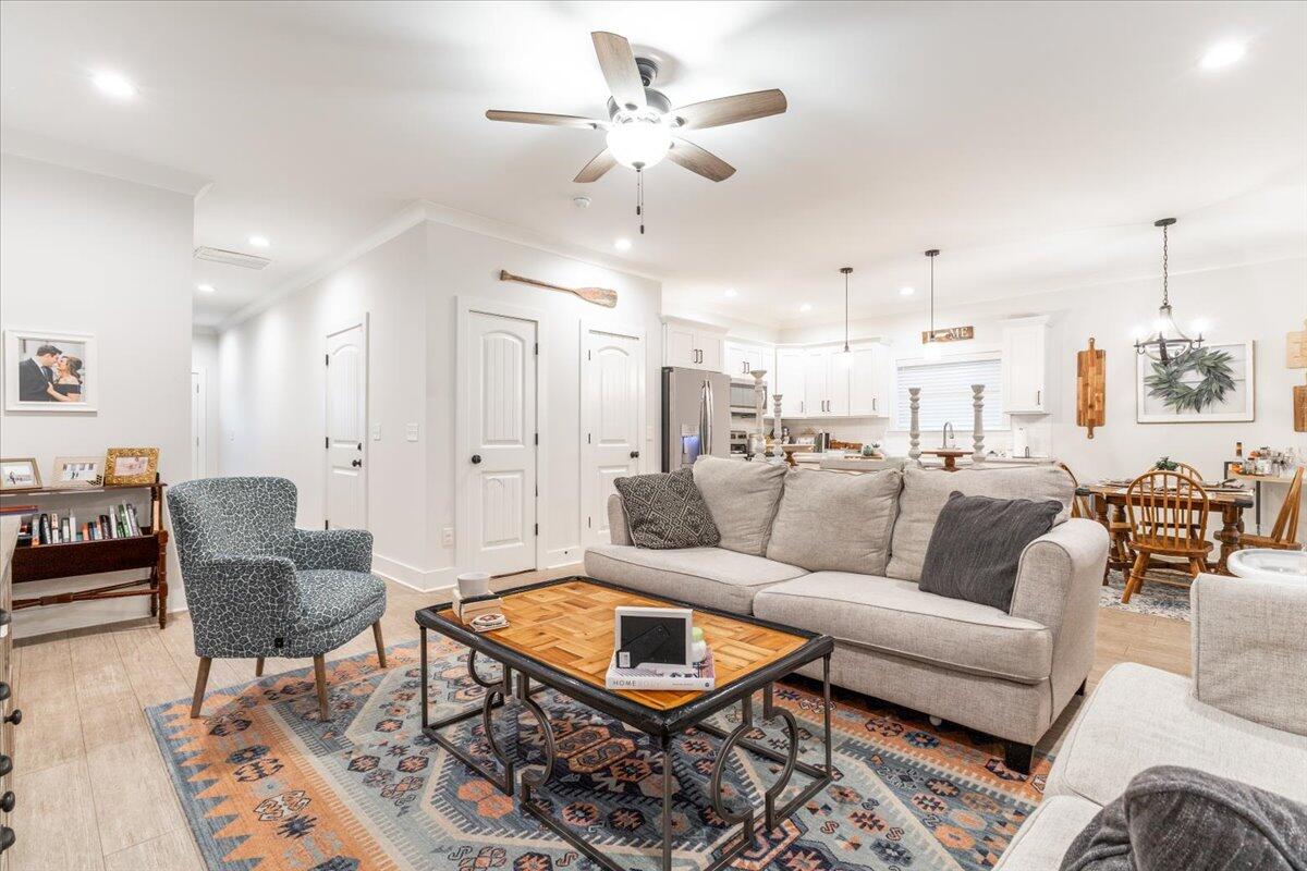5386 Reneau Way Chattanooga, TN 37412 - Photo 4 of 27 Living Room