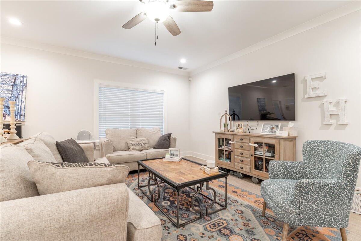 5386 Reneau Way Chattanooga, TN 37412 - Photo 5 of 27 Living Room