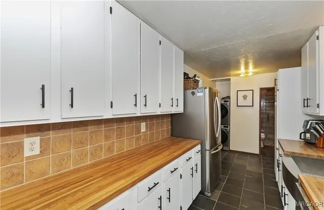 $2,000 | 220 Angeles Boulevard, Big Bear City, CA 92314