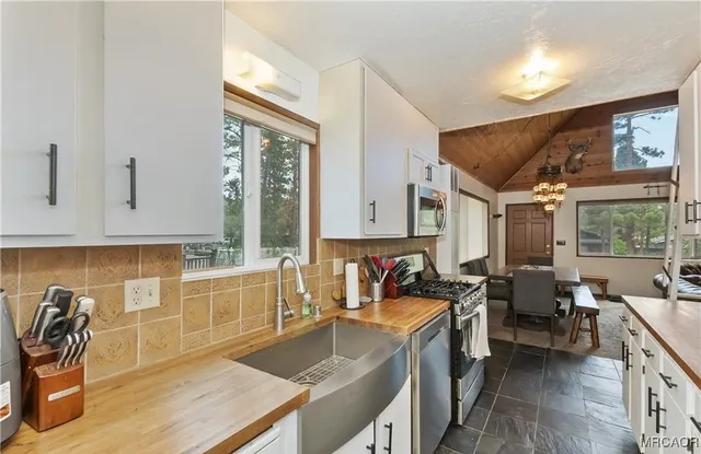 $2,000 | 220 Angeles Boulevard, Big Bear City, CA 92314