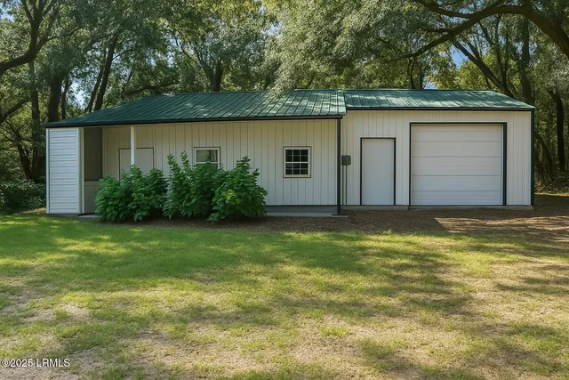 $1,500 | 1702 Lafayette Street, Beaufort, SC 29902