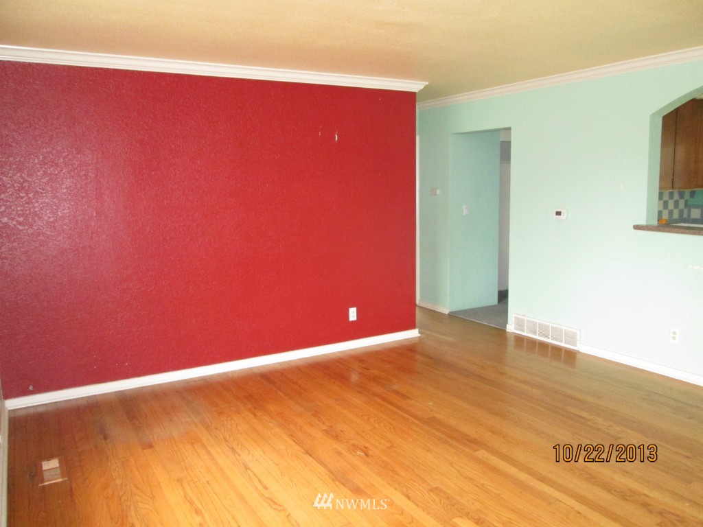 2312 Northeast 9th Street Renton, WA 98056 - Photo 2 of 15