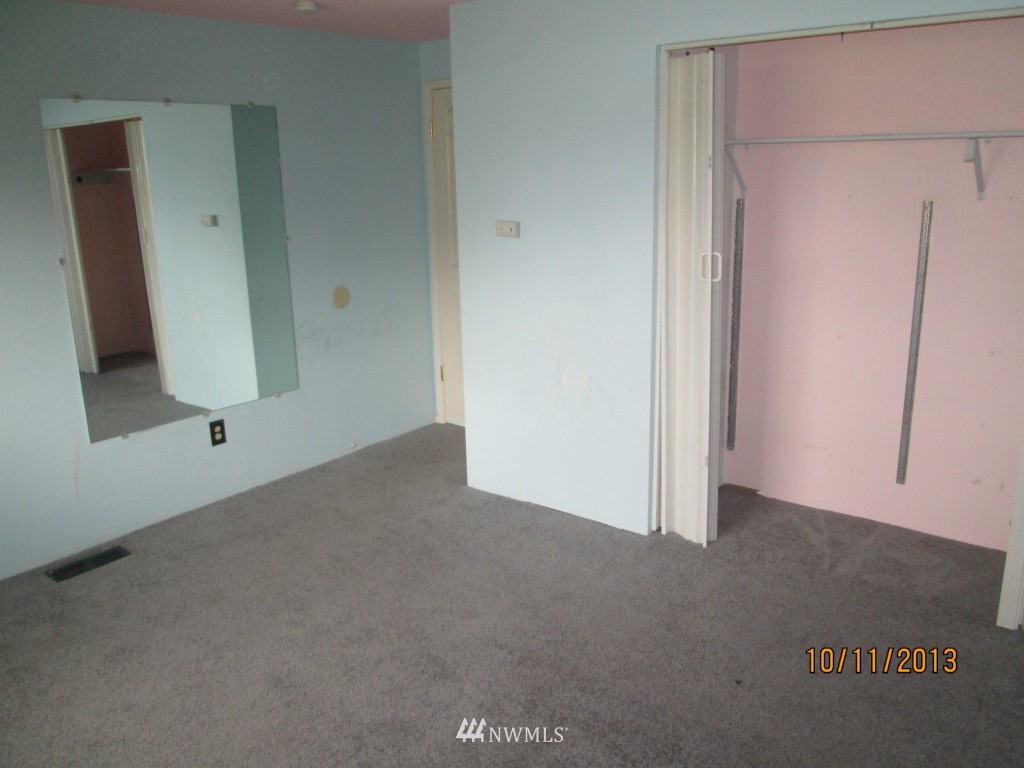 2312 Northeast 9th Street Renton, WA 98056 - Photo 12 of 15