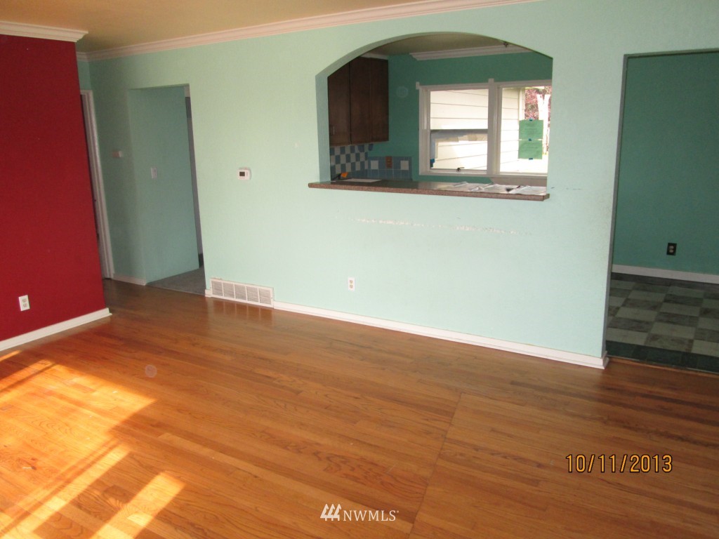 2312 Northeast 9th Street Renton, WA 98056 - Photo 5 of 15