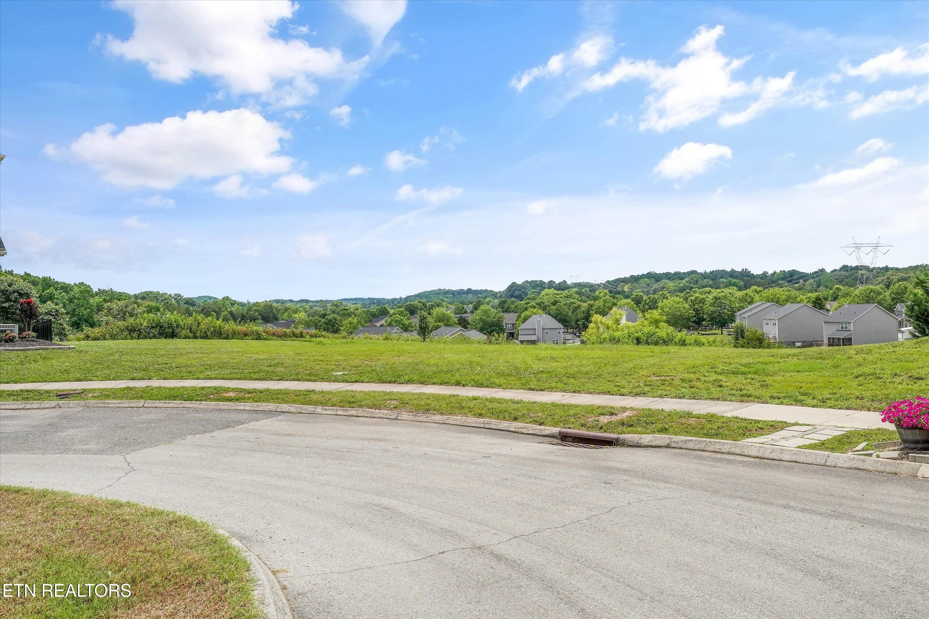 104 Duncanberry Court Oak Ridge, TN 37830 - Photo 9 of 15 09-104 Duncanberry Ct01