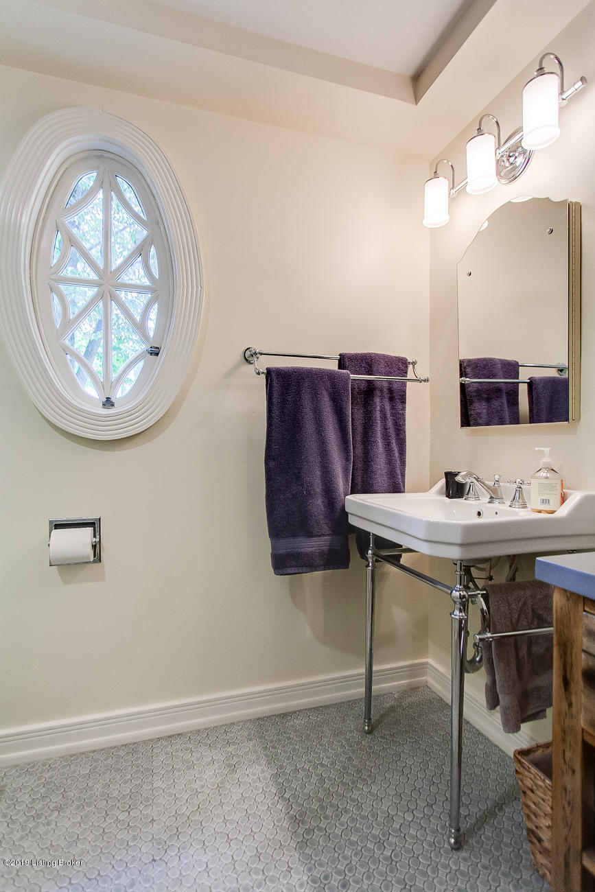 633 Upland Road Louisville, KY 40206 - Photo 21 of 41 Master bath