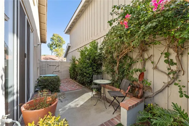 $1,588,800 | 2042 Seminole, Tustin, CA 92782