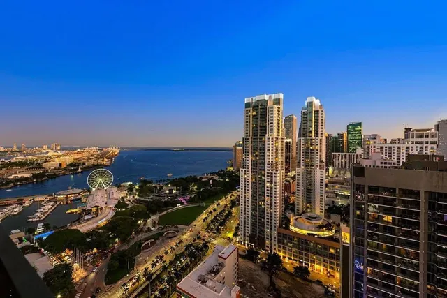 $7,250 | 398 Northeast 5th Street, Unit 2118, Miami, FL 33132