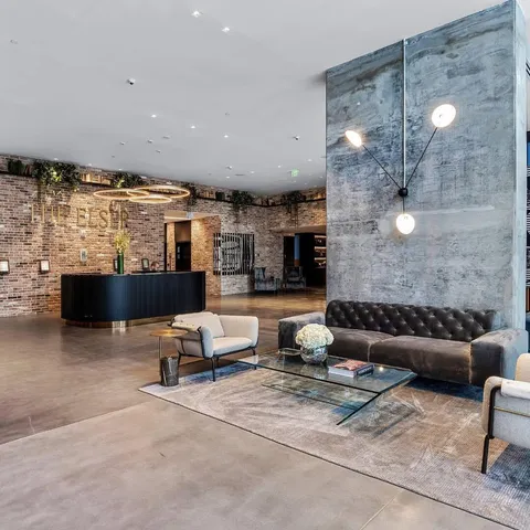 $7,250 | 398 Northeast 5th Street, Unit 2118, Miami, FL 33132