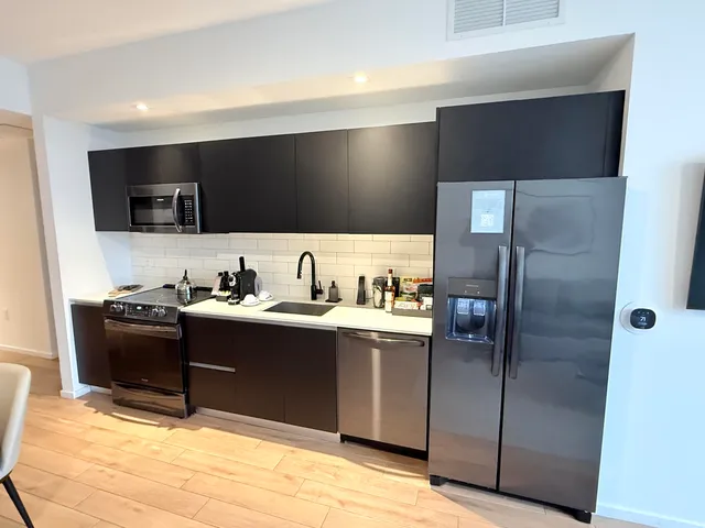 $7,250 | 398 Northeast 5th Street, Unit 2118, Miami, FL 33132