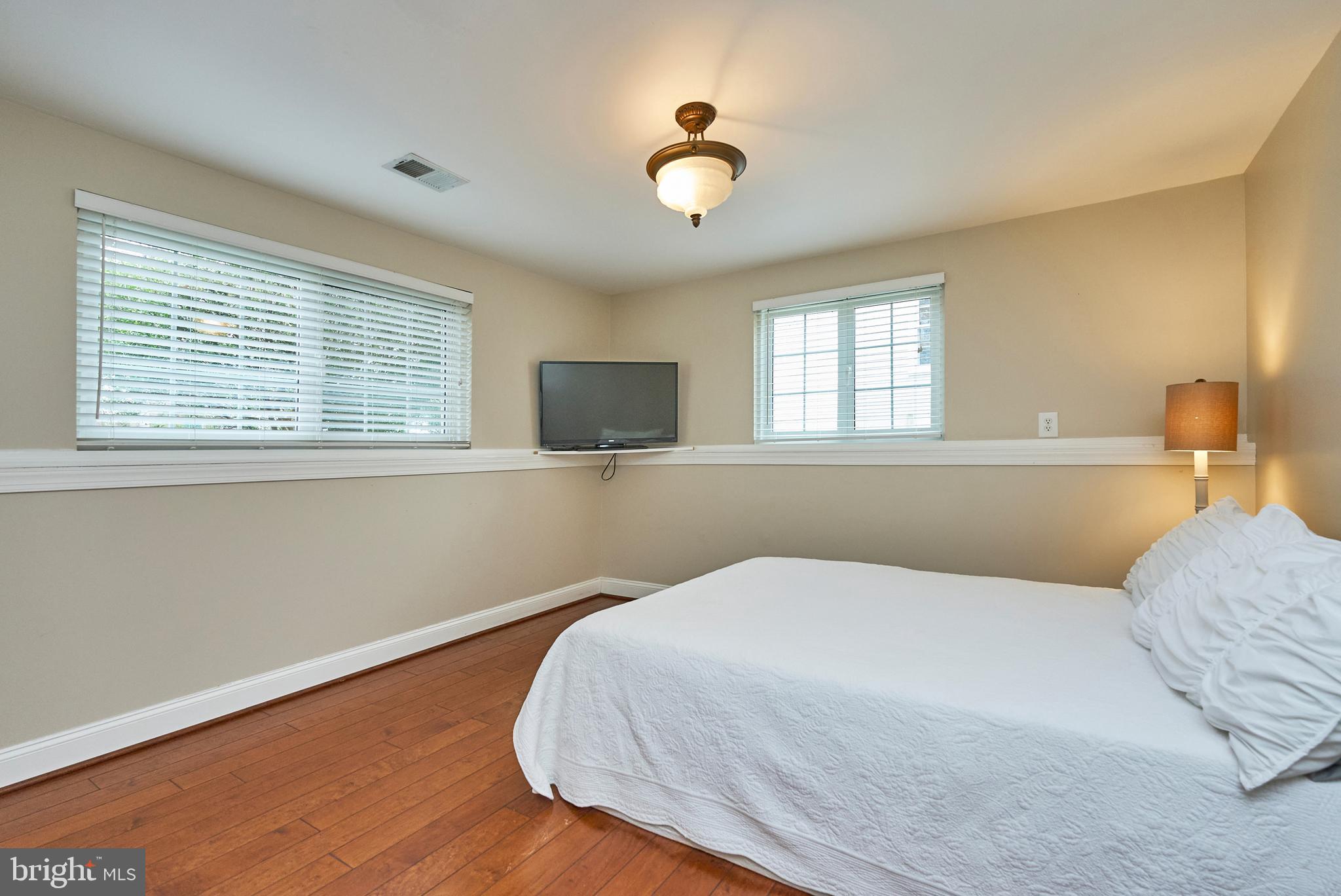 9302 Jackson Street Burke, VA 22015 - Photo 21 of 30 Bedroom #4