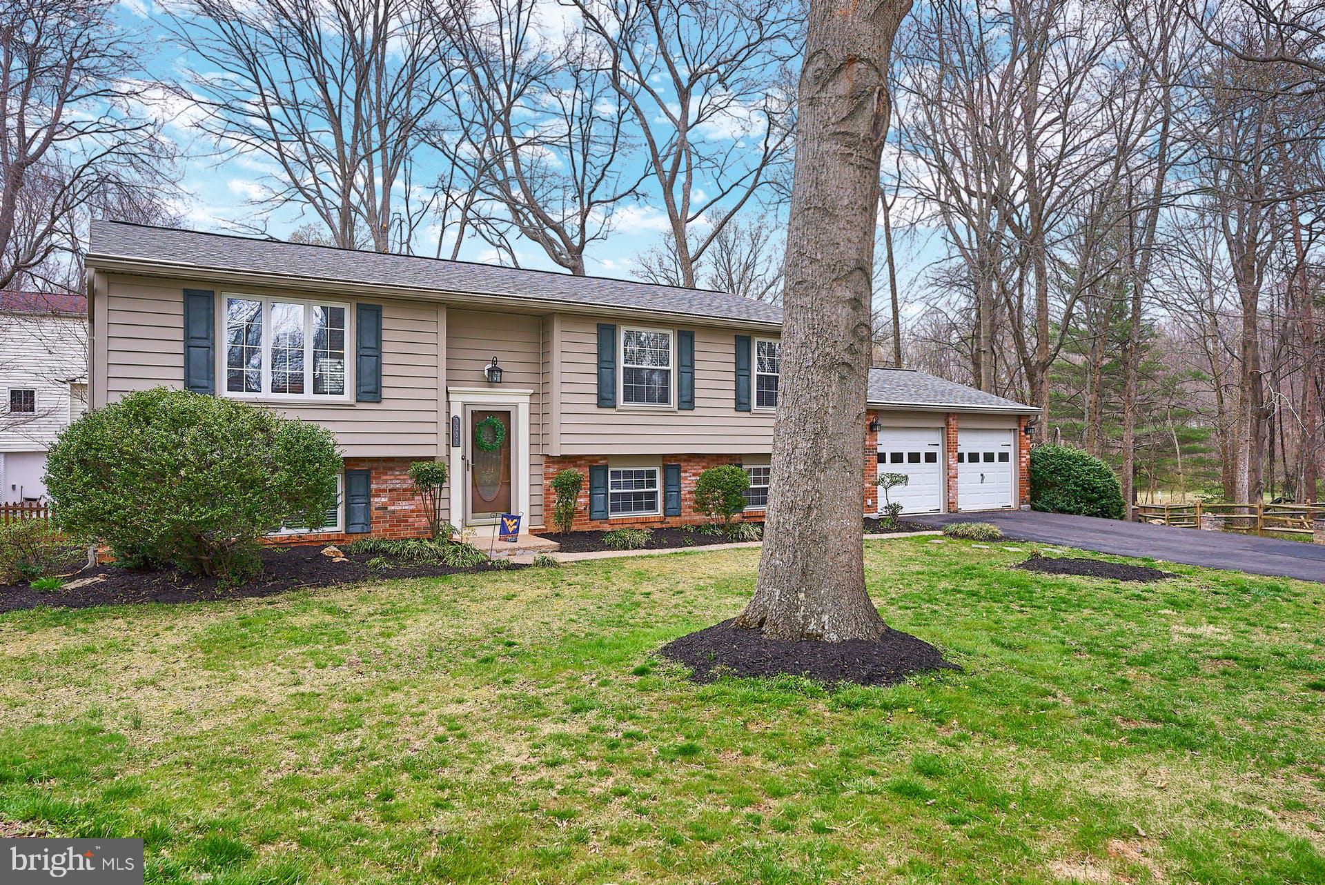 9302 Jackson Street Burke, VA 22015 - Photo 3 of 30 Welcome to 9302 Jackson