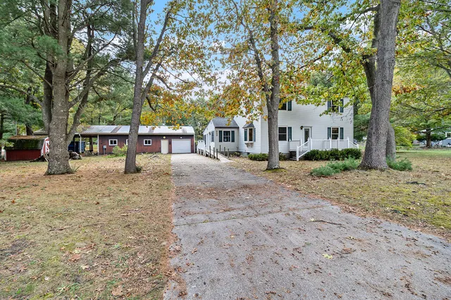 $399,000 | 559 Sands Street, Pentwater, MI 49449