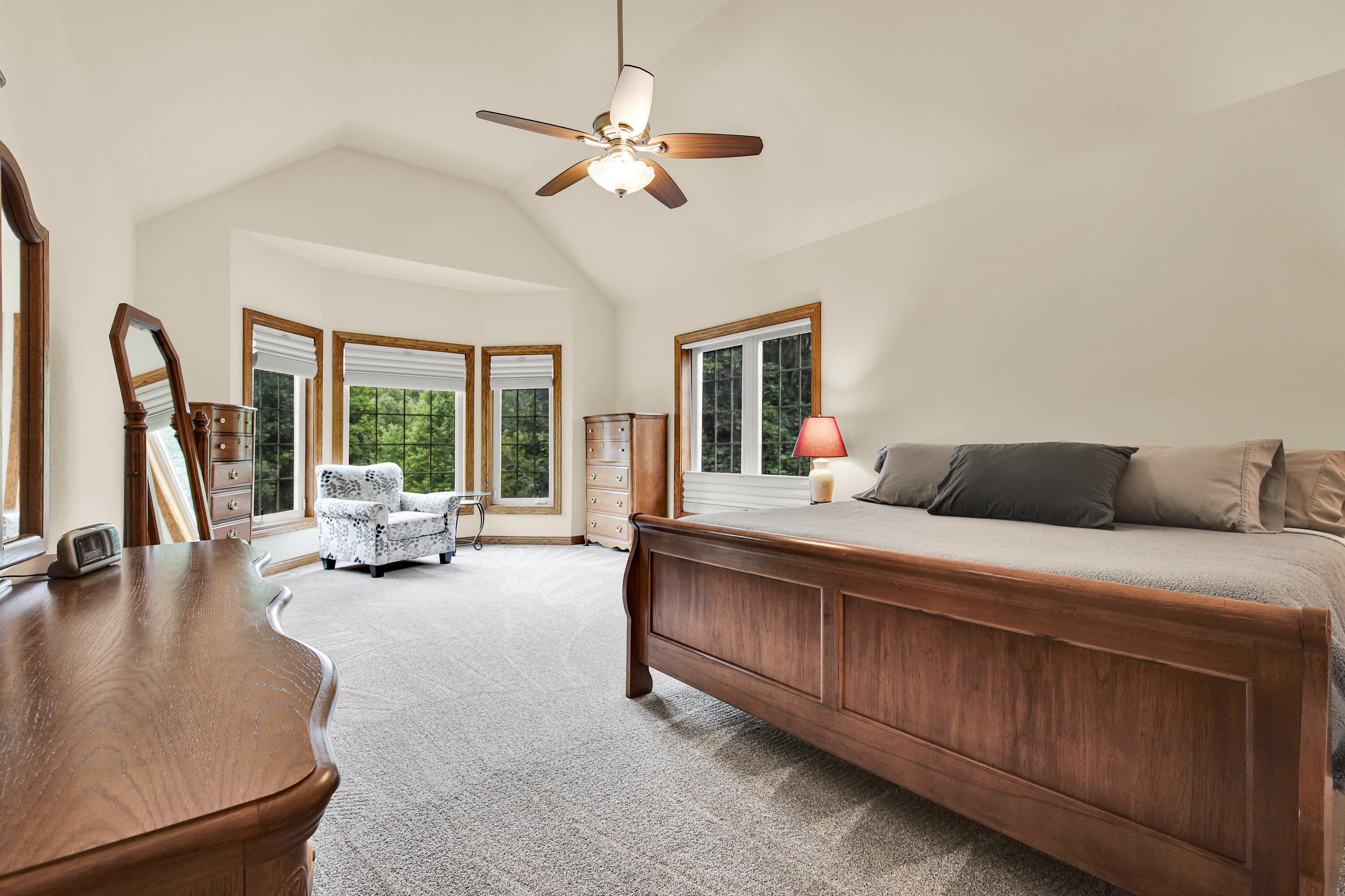 615 Kettle Ridge Richfield, WI 53017 - Photo 8 of 44 Spacious Owners Suite