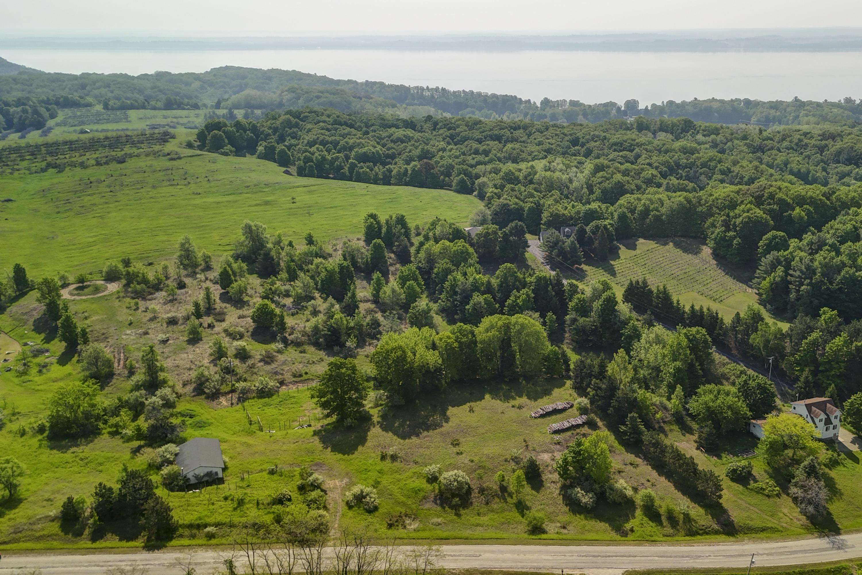 10882 Craig Road Traverse City, MI 49686 - Photo 27 of 49 Gallery Image 27