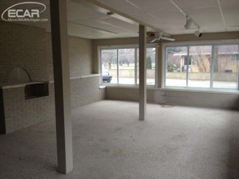 6561 Flushing Road Flushing, MI 48433 - Photo 8 of 16 20427164-7.JPG
