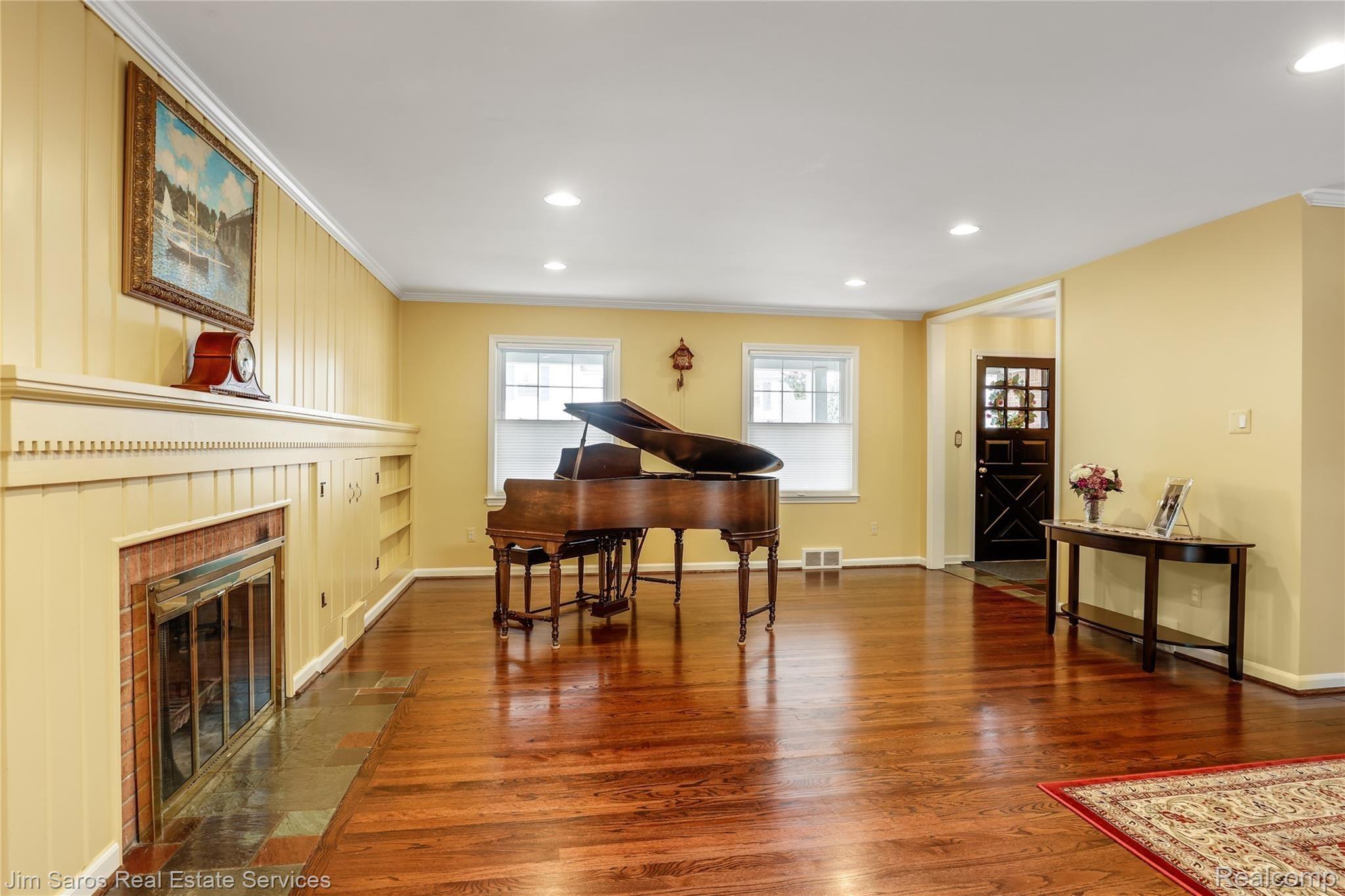 61 Colonial Road Grosse Pointe, MI 48236 - Photo 10 of 47 09-61 Colonial Rd Grosse Pointe Shores0012.jpg