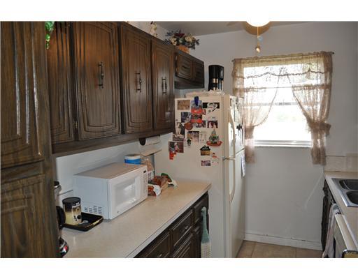 232 West High Point Court, Unit B Delray Beach, FL 33445 - Photo 5 of 16 Additional Photo