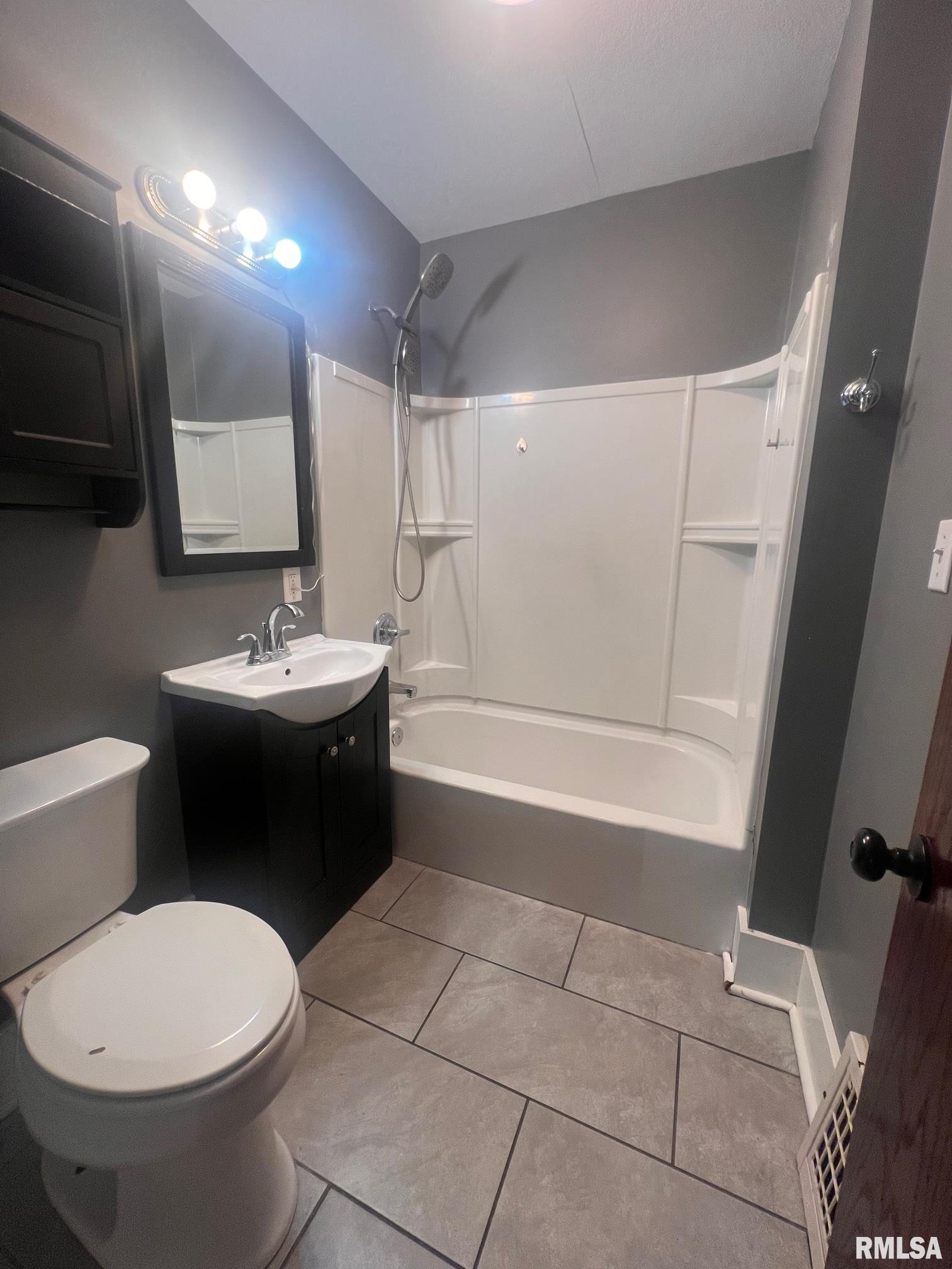 926 29th Street Moline, IL 61265 - Photo 6 of 10 Gallery Image 6