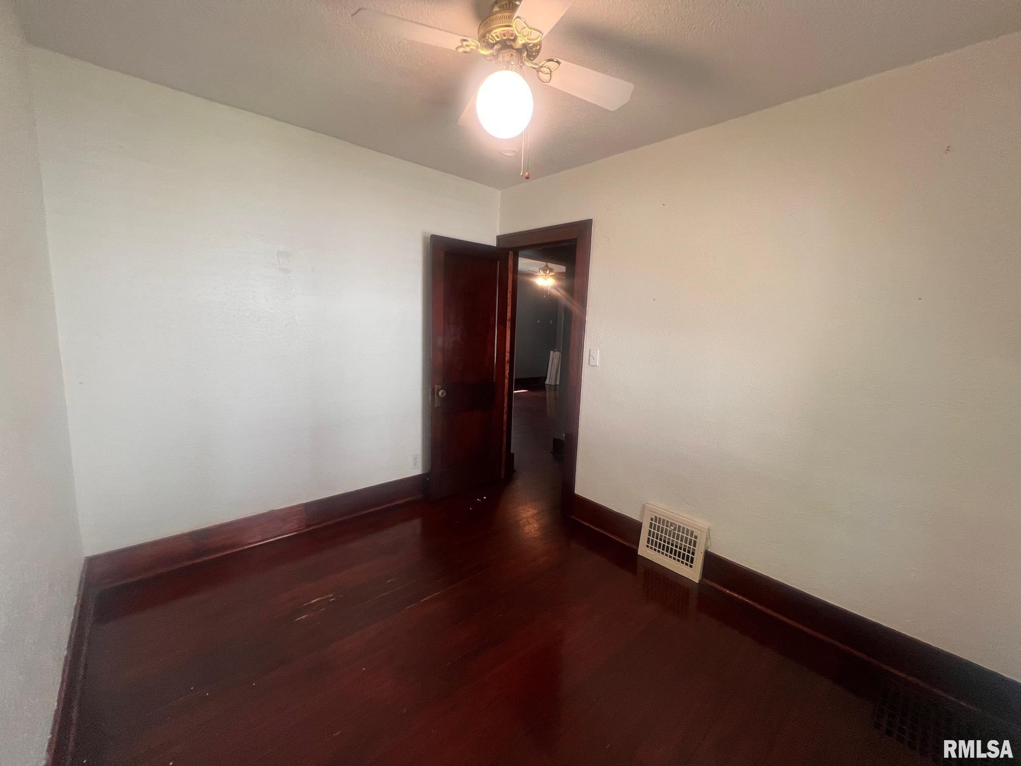 926 29th Street Moline, IL 61265 - Photo 8 of 10 Gallery Image 8