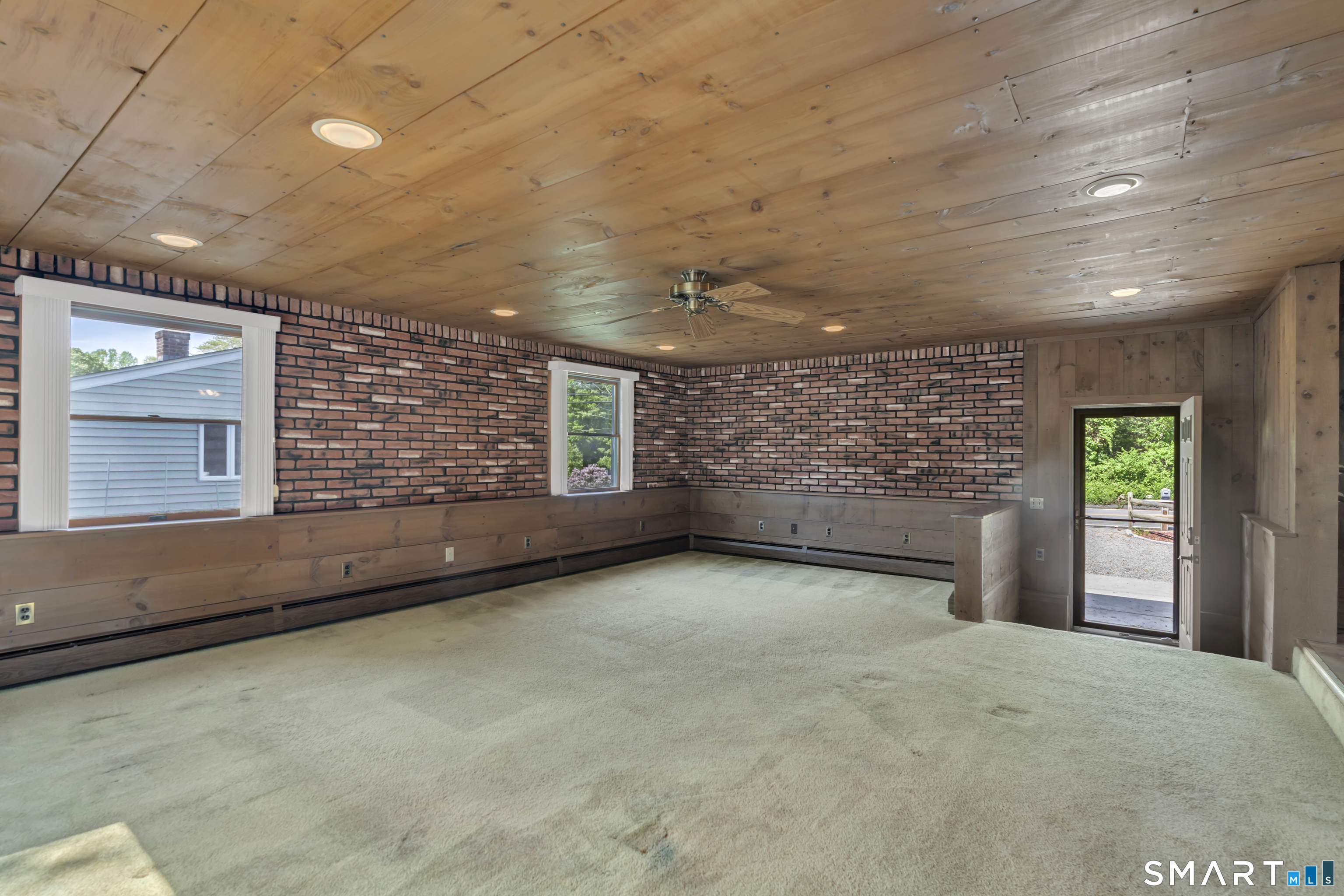 8 Chapel Hill Road Montville, CT 06370 - Photo 23 of 40