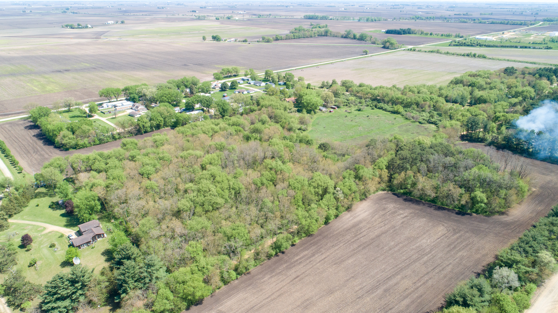 134 Summer Road Dixon, IL 61021 - Photo 22 of 34 a view of a garden with an outdoor space