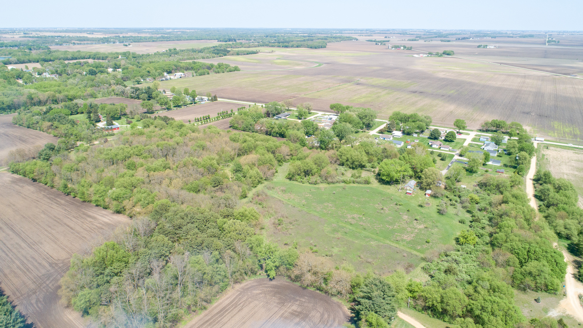 134 Summer Road Dixon, IL 61021 - Photo 23 of 34 a view of an ocean and beach