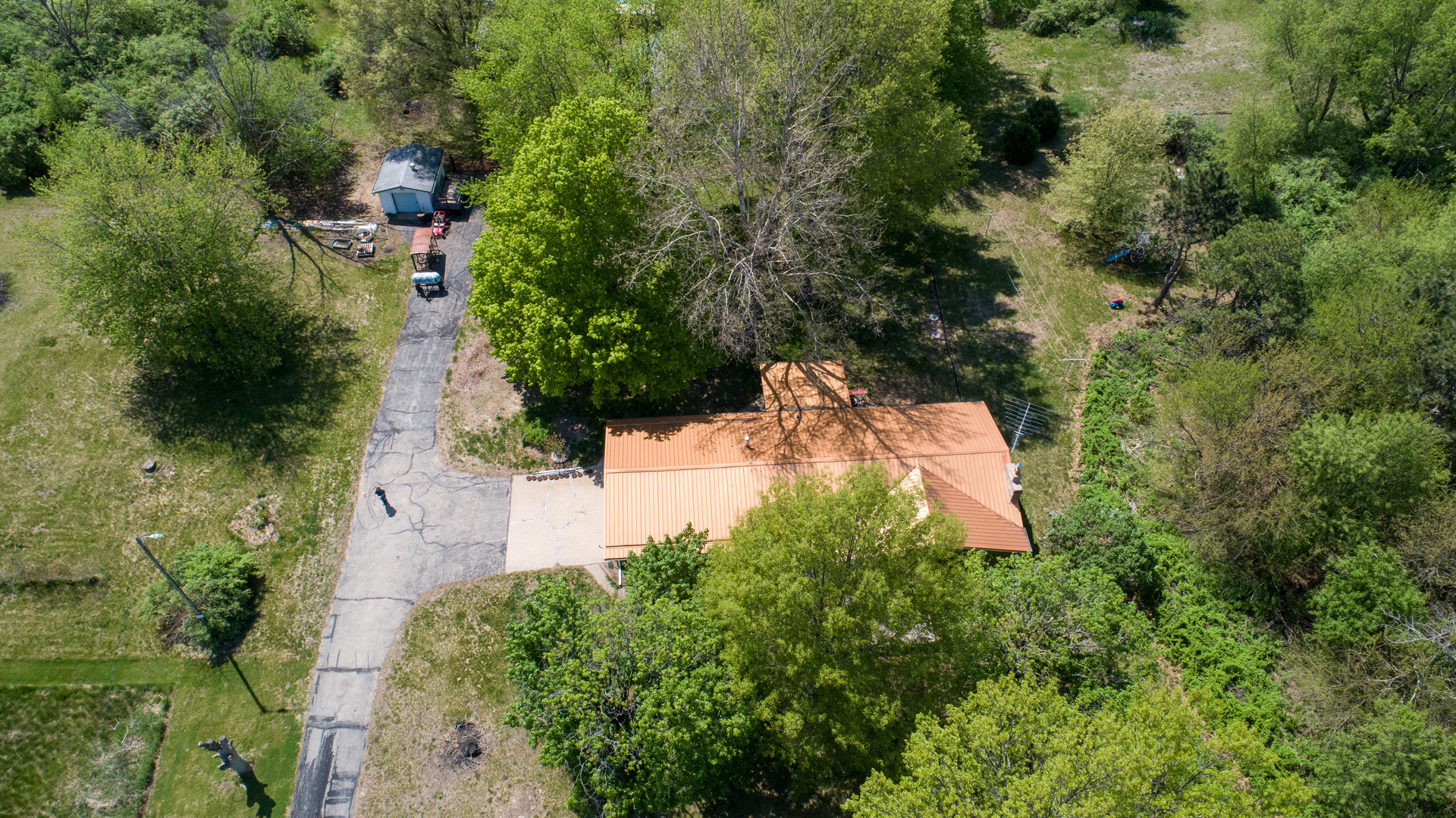 134 Summer Road Dixon, IL 61021 - Photo 31 of 34 an aerial view of residential house with outdoor space and trees all around