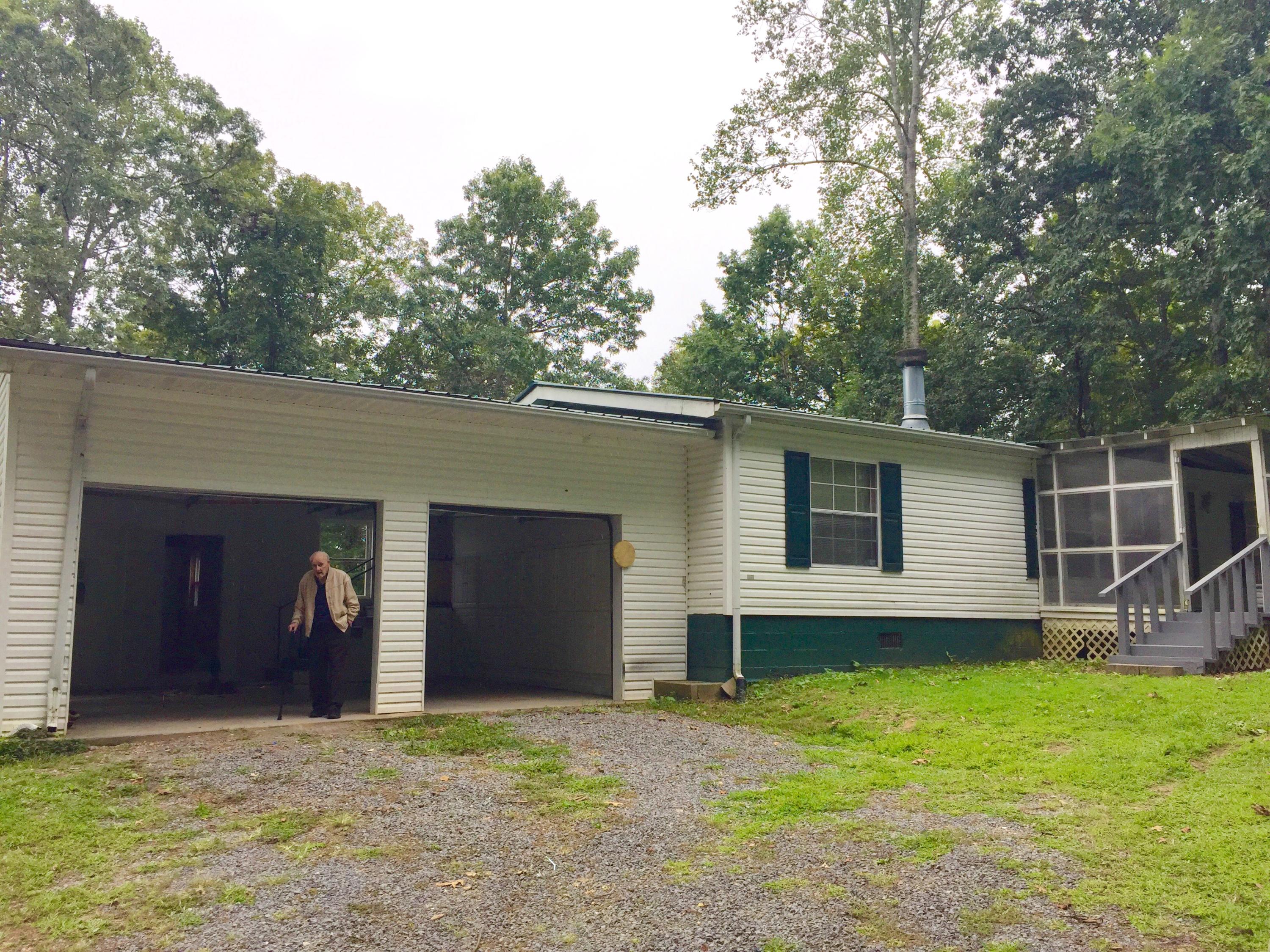 191 Pattie Gap Road Philadelphia, TN 37846 - Photo 3 of 35 IMG_9377