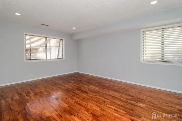 $405,000 | 312 Edison Glen Terrace, Edison, NJ 08837