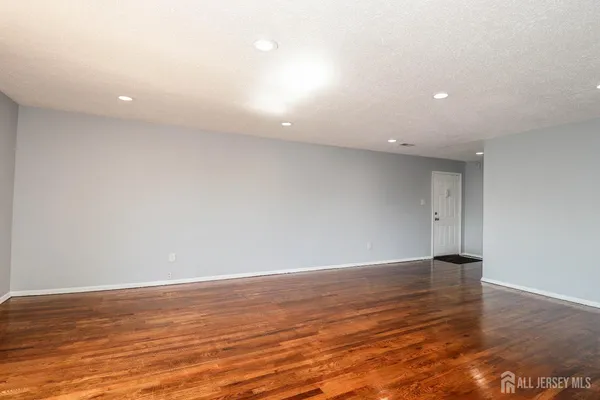 $405,000 | 312 Edison Glen Terrace, Edison, NJ 08837