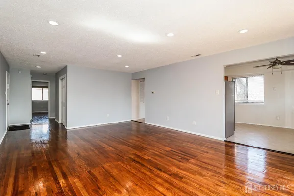 $405,000 | 312 Edison Glen Terrace, Edison, NJ 08837