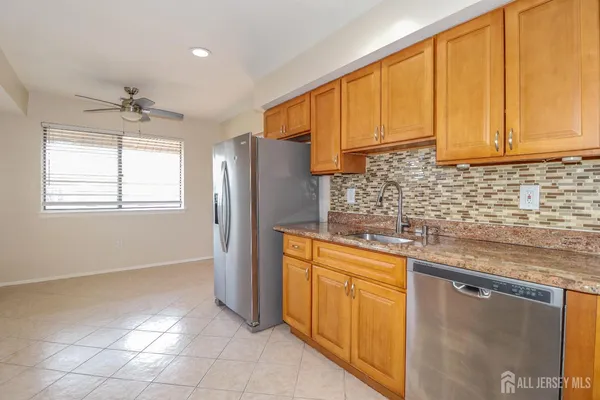 $405,000 | 312 Edison Glen Terrace, Edison, NJ 08837