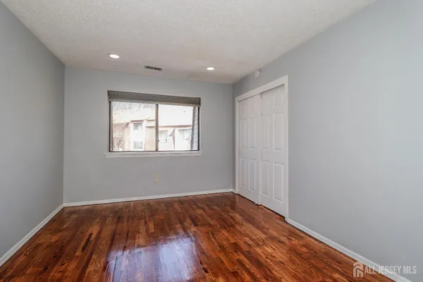 $405,000 | 312 Edison Glen Terrace, Edison, NJ 08837