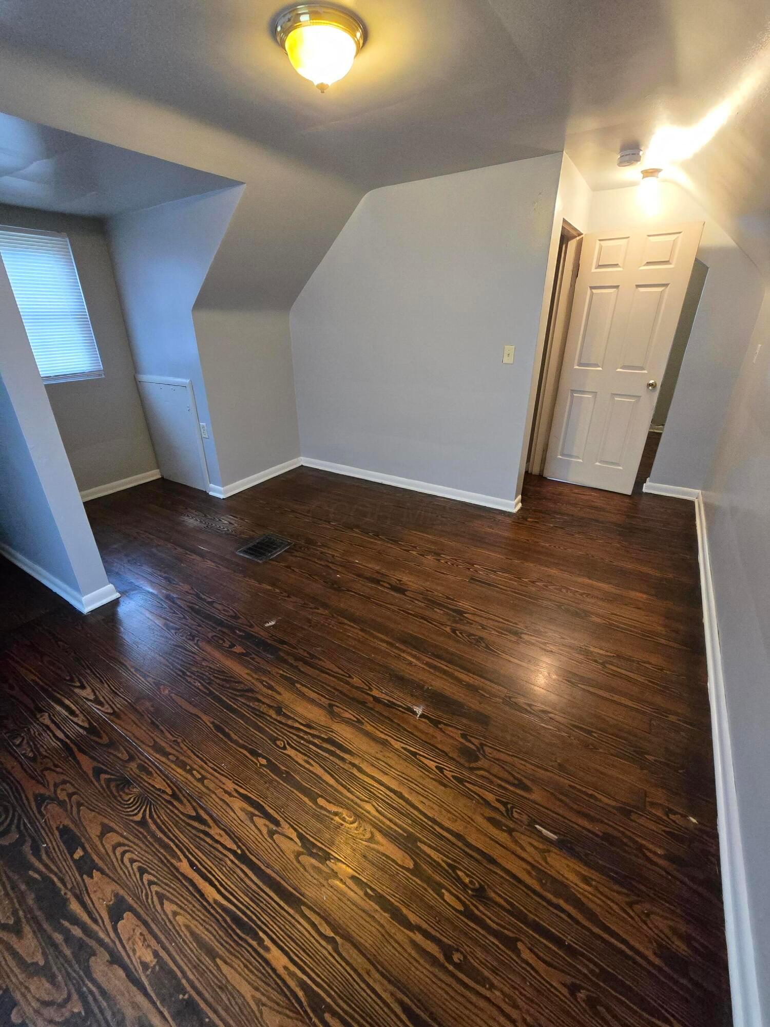 1725 Lancashire Road Columbus, OH 43219 - Photo 19 of 22 20241125_095342