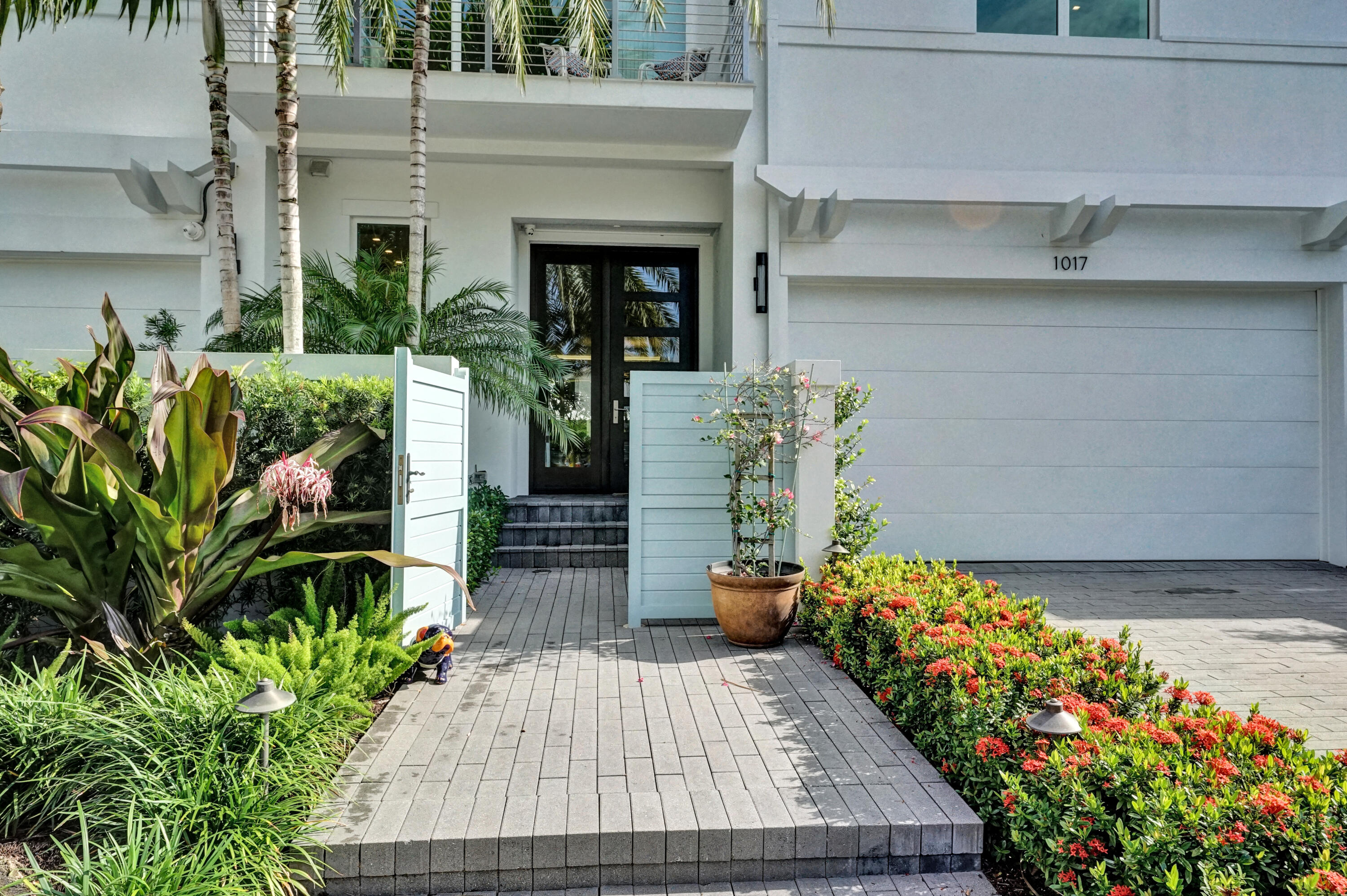 1017 Bucida Road Delray Beach, FL 33483 - Photo 4 of 74 RJP08368