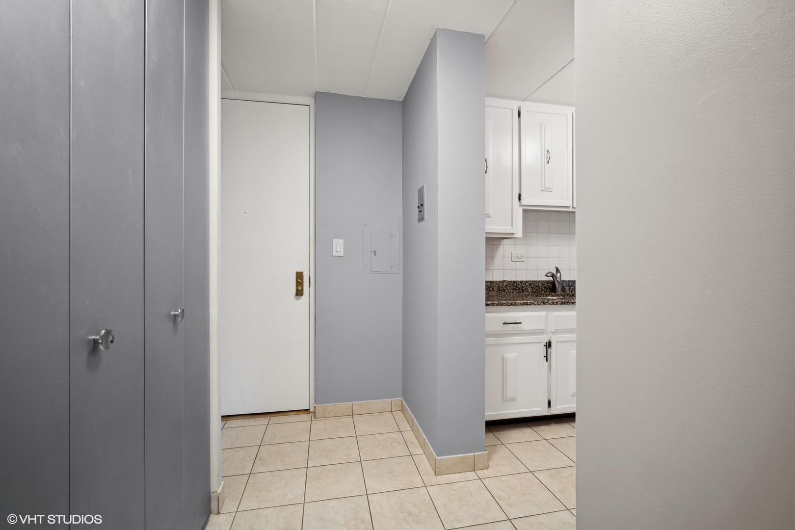 16 East Old Willow Road, Unit 404S Prospect Heights, IL 60070 - Photo 3 of 25