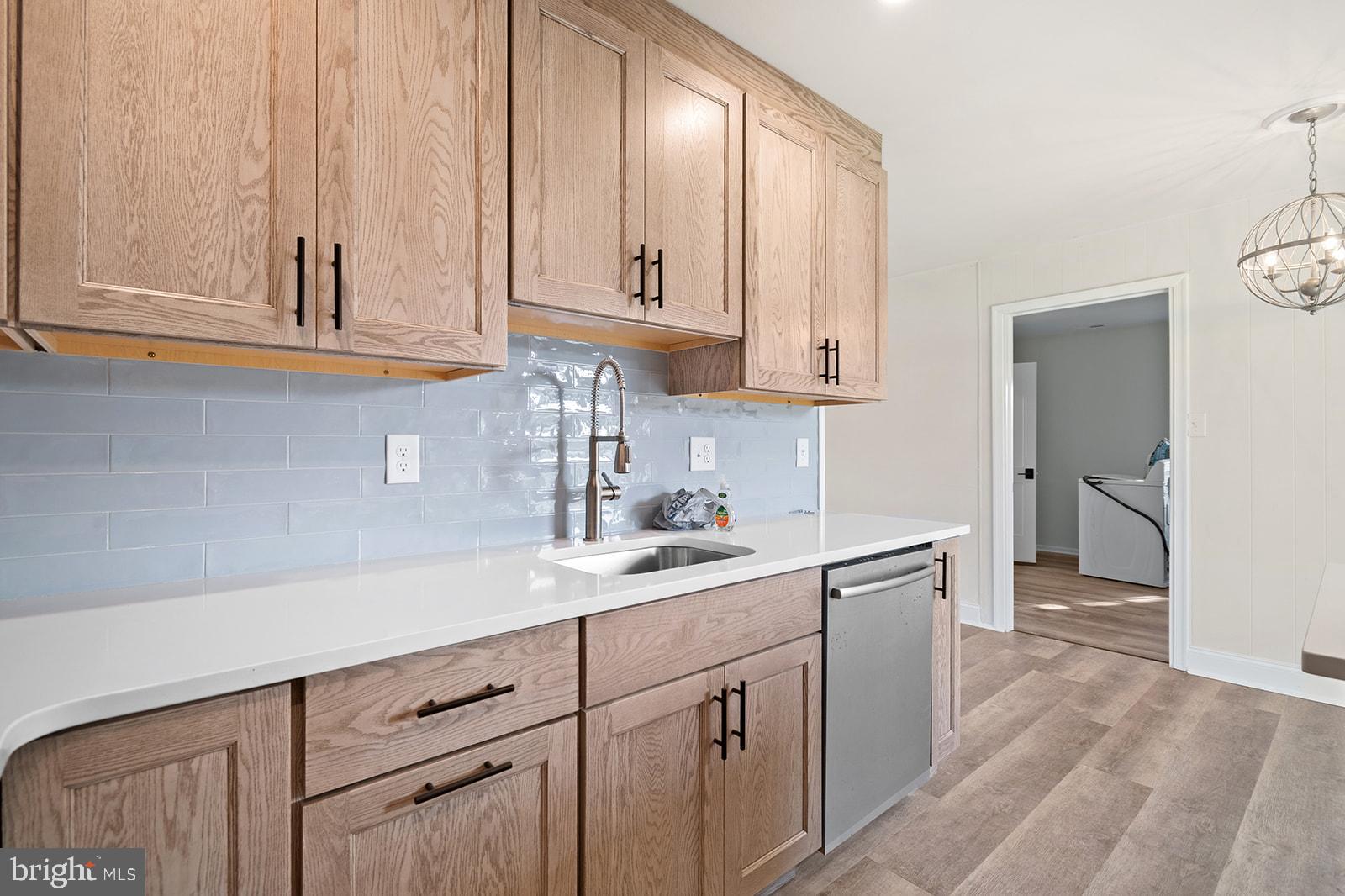 21 Plumtree Road Levittown, PA 19056 - Photo 9 of 45 Gallery Image 9