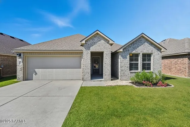 $259,000 | 102 Whirlaway Drive, Lafayette, LA 70507