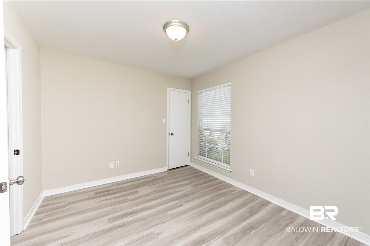 120 Montclair Loop Daphne, AL 36526 - Photo 13 of 38