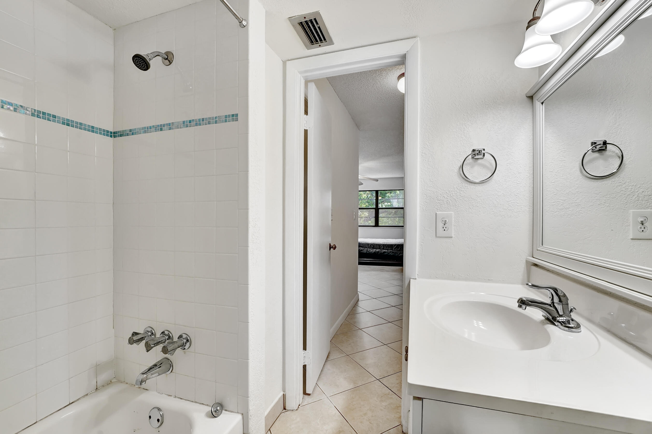 9440 Southwest 8th Street, Unit 319 Boca Raton, FL 33428 - Photo 18 of 29 DSC09686